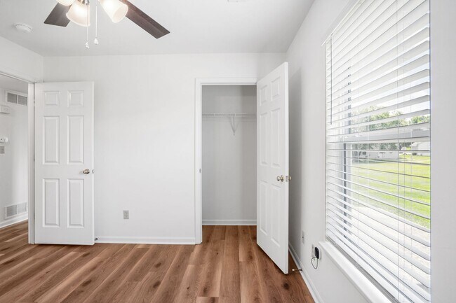 Building Photo - 3515-3517 Prescott Dr.