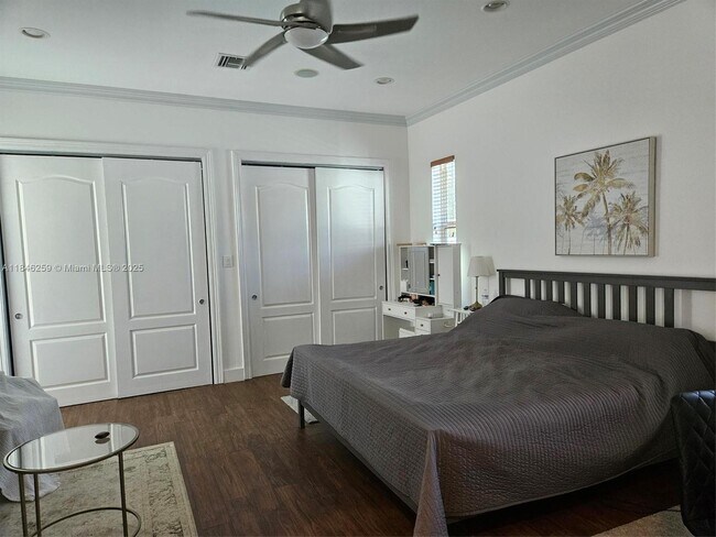 Building Photo - 1116 N 13th Ct