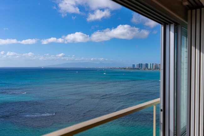 Building Photo - Hale Kaimana: Oceanfront Elegance w/ Beach...