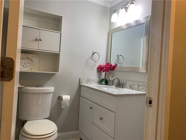 Building Photo - 9695 N Pond Cir