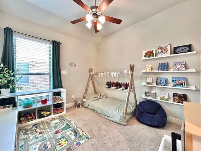 Building Photo - 7001 Etna Way