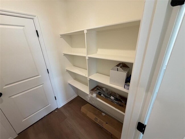 Building Photo - 301 Aaran Way