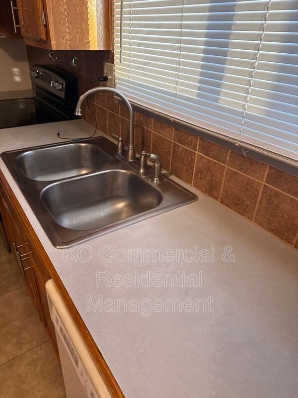 Building Photo - 11508 E 51 St S