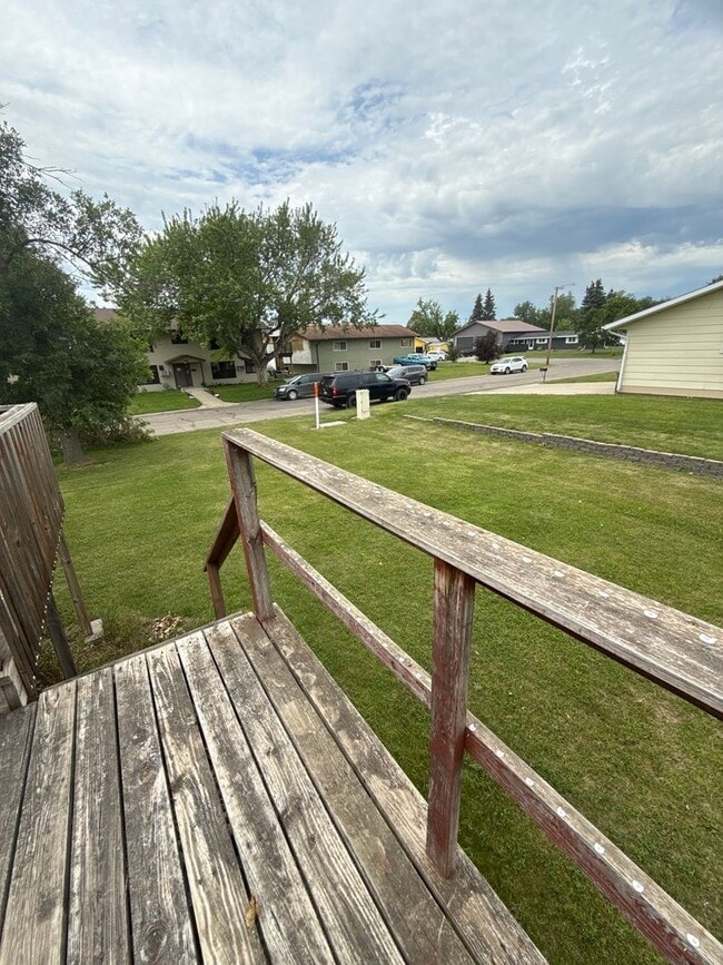 Building Photo - 2 bedroom Town House