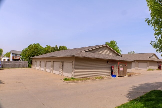 Building Photo - $1,150 | 2 Bedroom, 1 Bathroom Condo | Pet Friendly* | Available for July 30th, 2026 Move In!