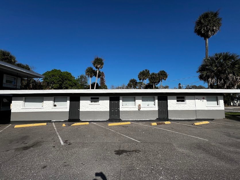 Building Photo - 4999 S Ridgewood Ave