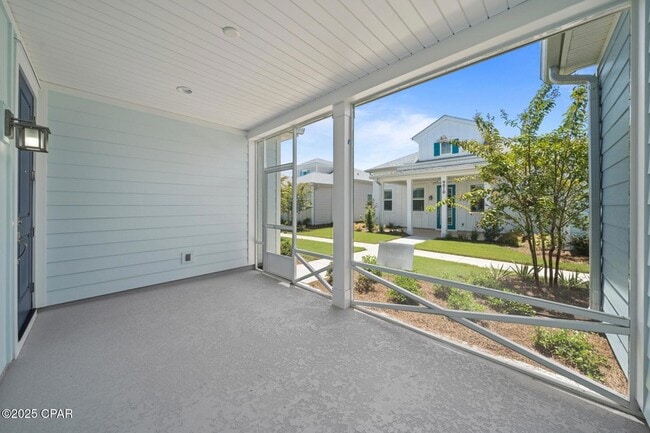 Building Photo - 9000 Parrot Pl