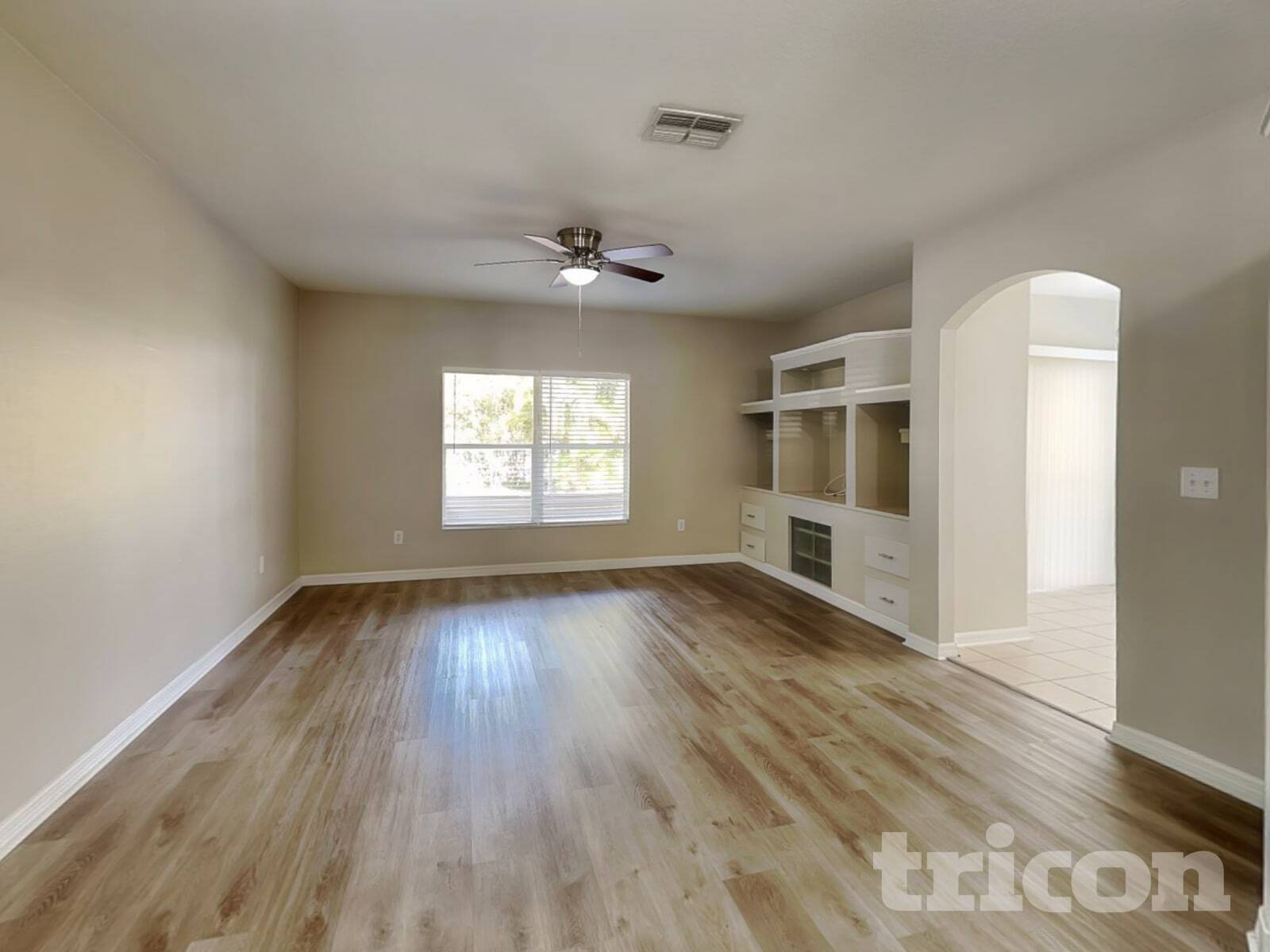 Building Photo - 6137 Skylarkcrest Dr