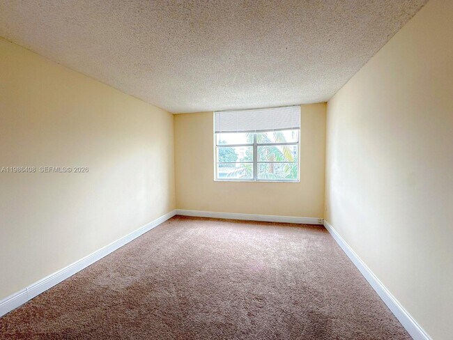 Building Photo - 484 NW 165th St