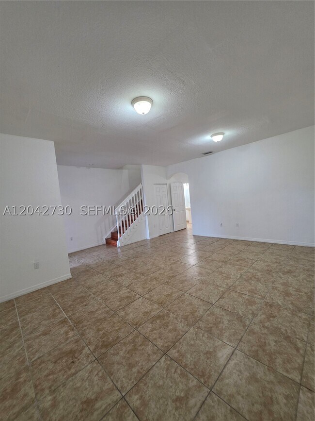 Building Photo - 4906 SW 141st Ave