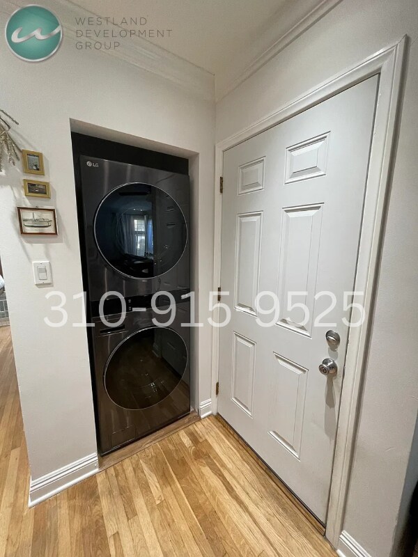 Building Photo - 3178 S Barrington Ave