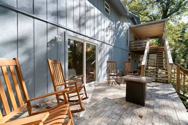 Building Photo - 15 Churchill Dr