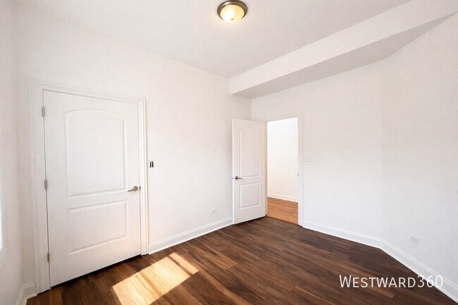 Building Photo - 5172 S Michigan Ave