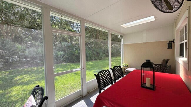 Building Photo - 4702 Cohune Palm Ct