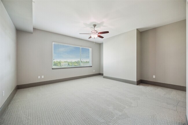 Building Photo - 9870 Gaylord Dr