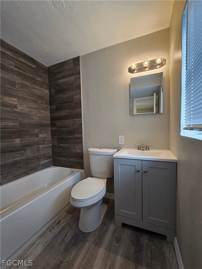 Building Photo - 1314 SE 40th Terrace