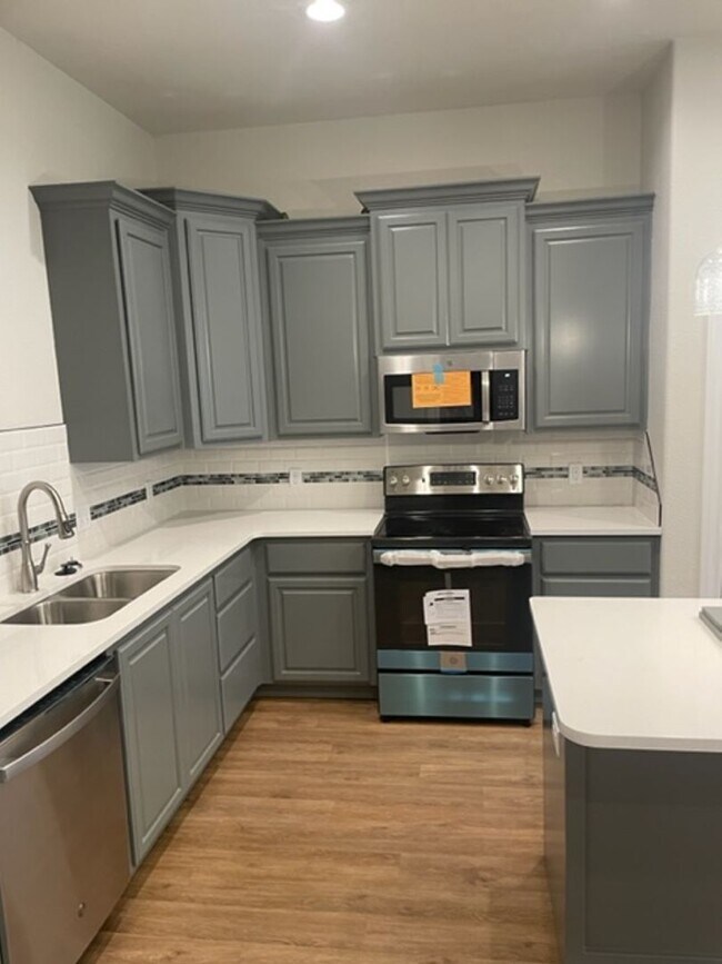 Building Photo - 7328 Mountain View Rd