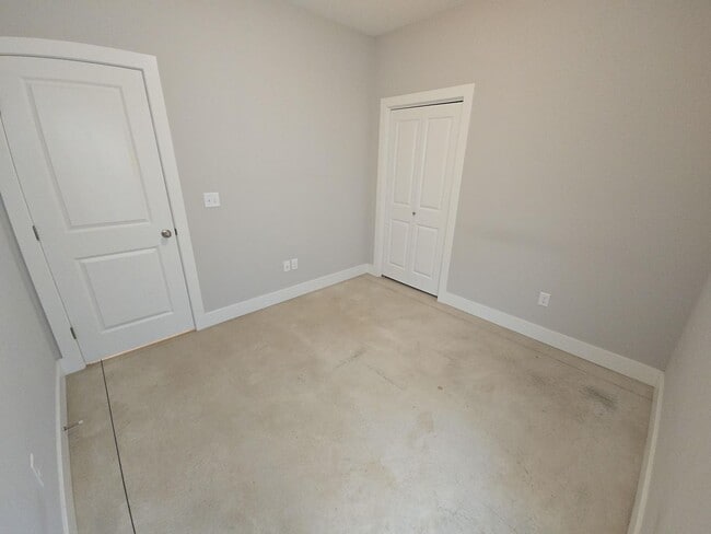 Building Photo - Charming Single-Family Home in Valley Cent...