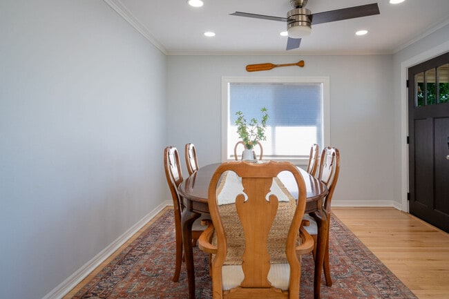 Building Photo - 525 Circle Dr