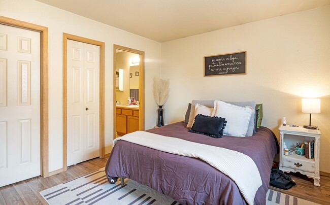 Building Photo - Gorgeous 4 Bed / 3 Bath Home on Hermione Lane!