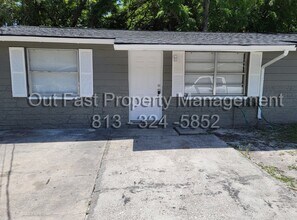 Building Photo - 8400 Sunnydale Dr