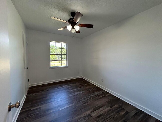 Building Photo - 5178 Fairview Highland Dr