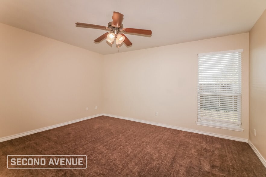 Building Photo - 1968 Westwood Dr