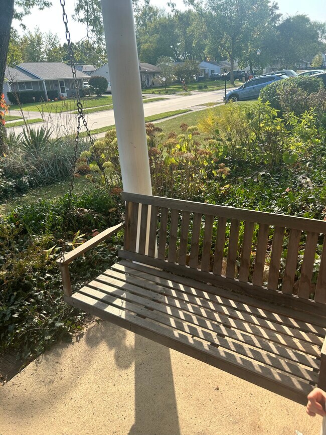 Building Photo - 1625 Tulip Tree Rd