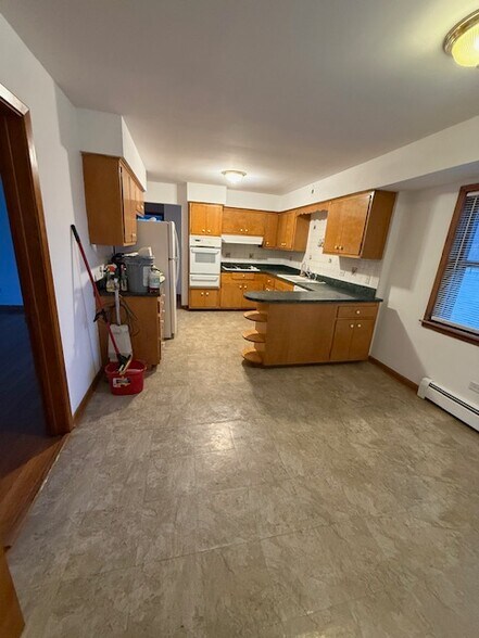 Kitchen - 1214 E Northwest Hwy