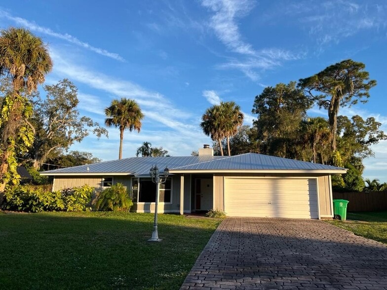 street view - 1668 SW Herder Rd