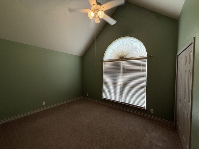 Building Photo - 4 Bedroom/3.5 bath The Vineyard Subdivision