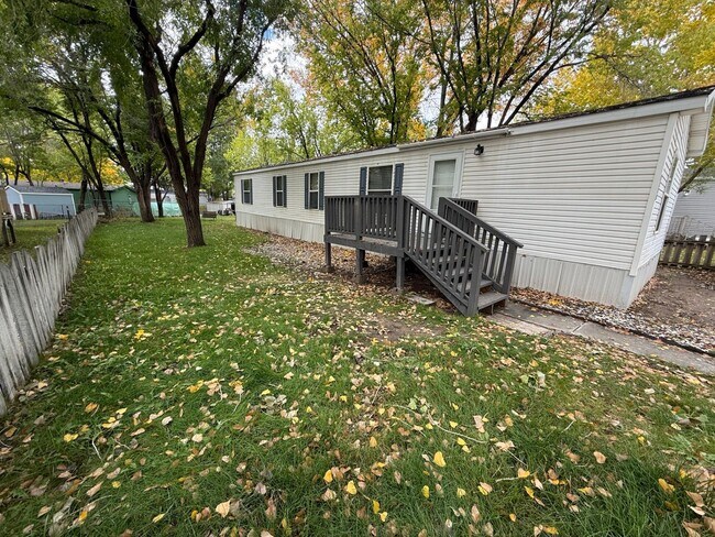 Primary Photo - 3 Bedroom 1 Bath Fully Updated Home in Cli...