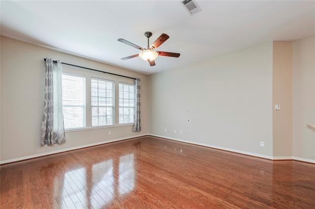 Building Photo - 8626 Davis Dr