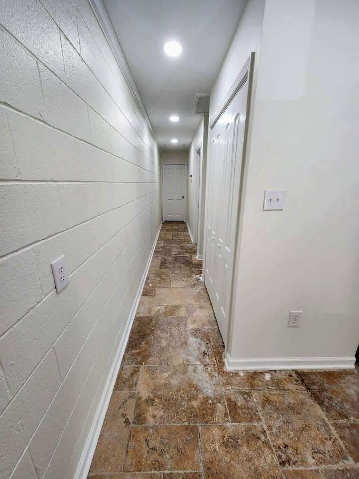 Building Photo - 1013 Rosedale Ave