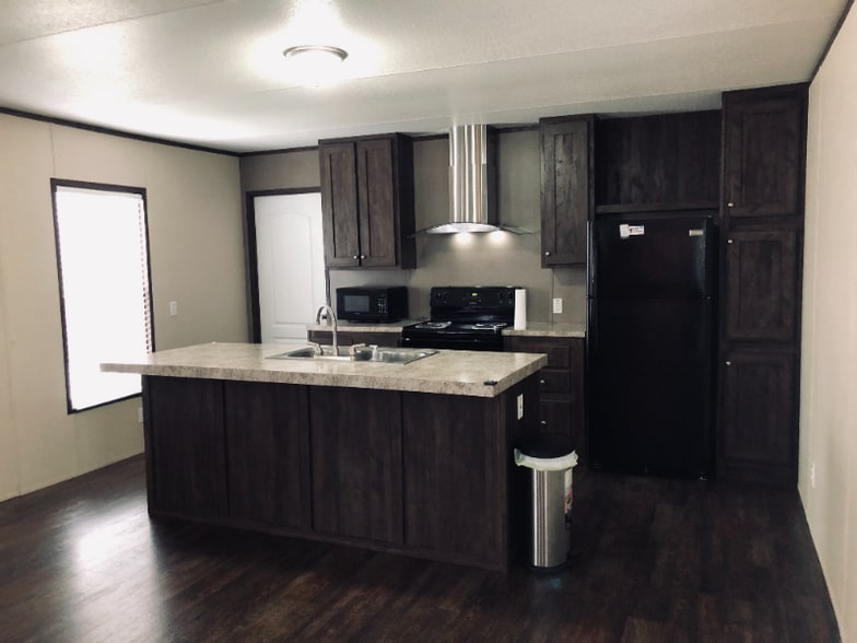 Building Photo - 2601 Leary Ln