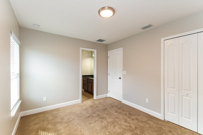 Building Photo - 112 Cummer Way