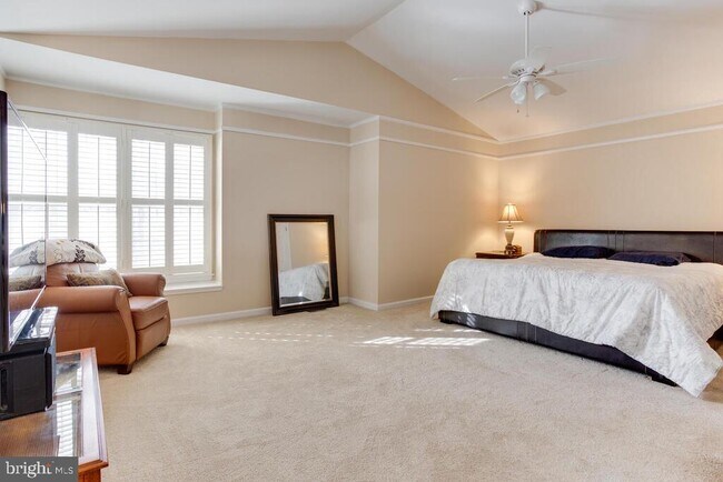 Building Photo - 100 Spring Pl Way