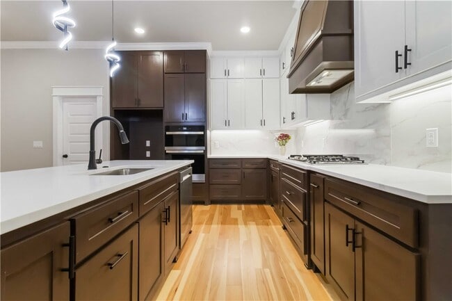 Building Photo - 500 Apollo Dr