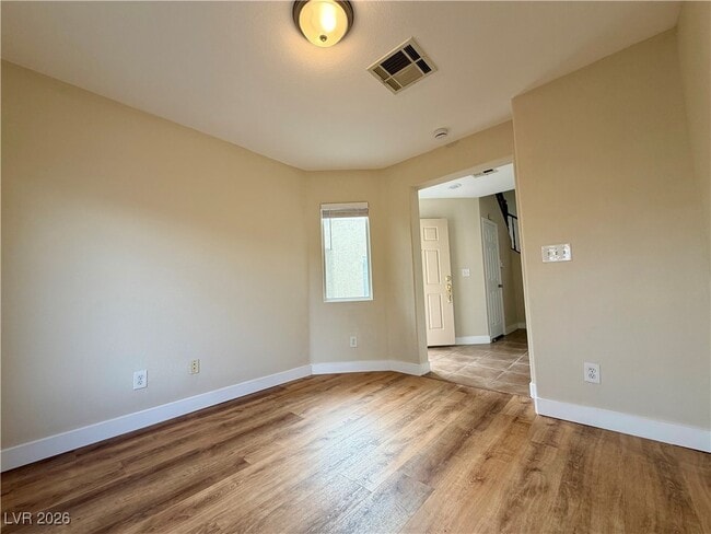 Building Photo - 10977 African Sunset St