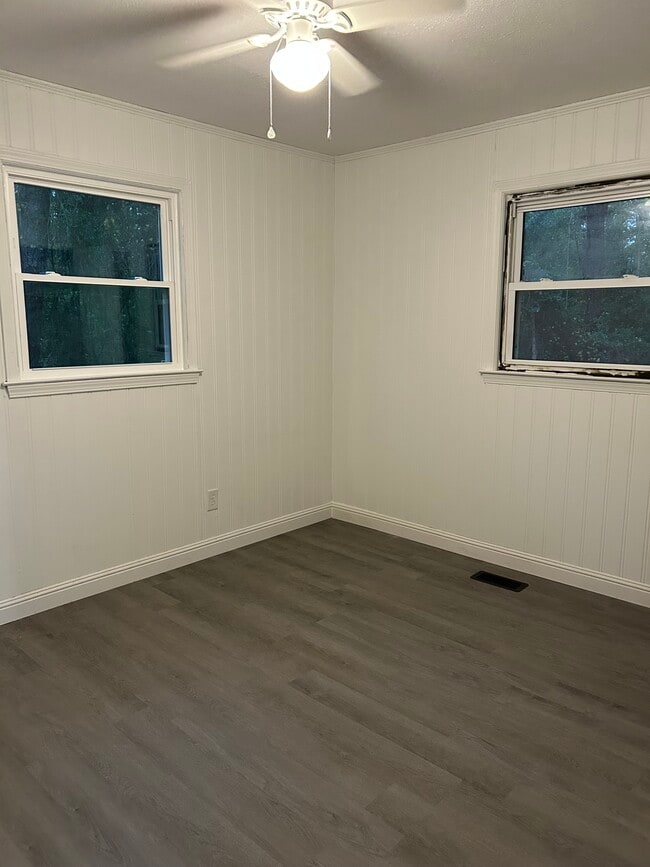 Building Photo - 1723 Bloomfield Rd