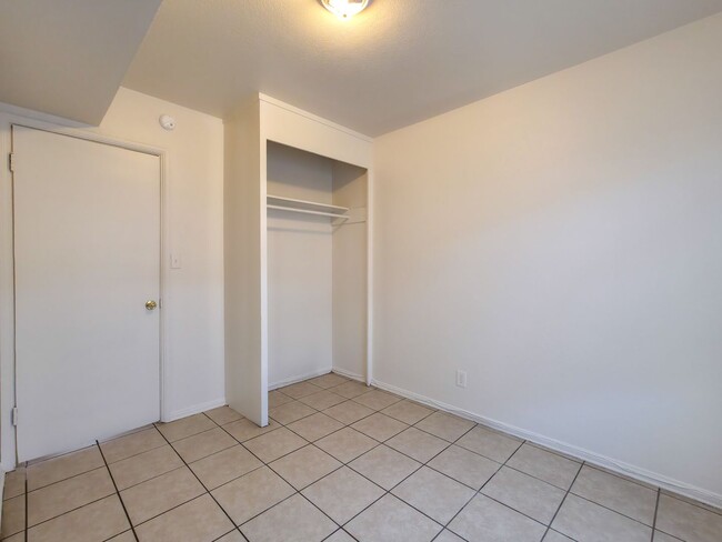Building Photo - Cozy 1-bedroom / 1-bathroom Apartment Available for Lease in Yuma, AZ!