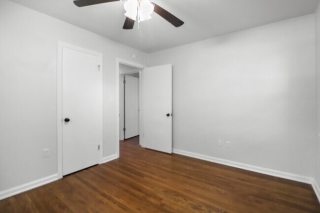 Building Photo - 10 Lexington Dr