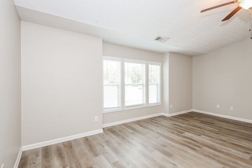 Building Photo - 222 Winterbury Dr