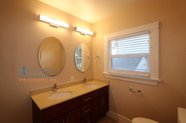 Building Photo - 4640 Park Blvd