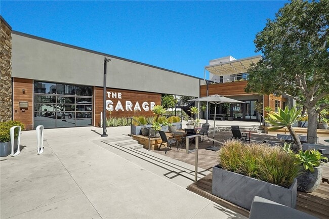 Building Photo - 140 Allusion