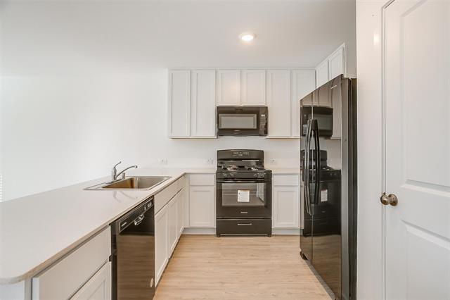 Building Photo - 12144 Thoroughbred Dr