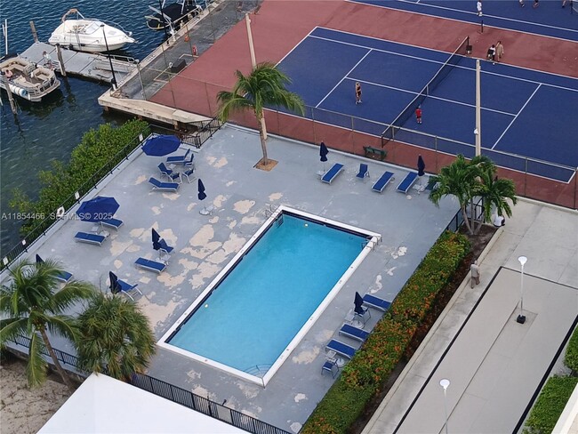 Building Photo - 2780 NE 183rd St