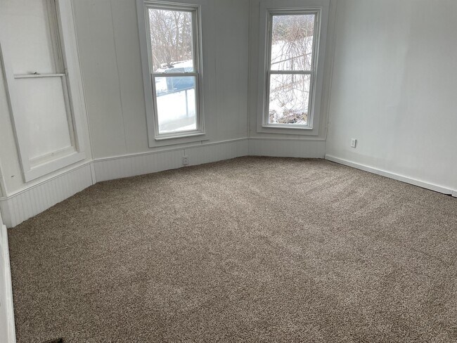 Building Photo - 100 Summit Ave