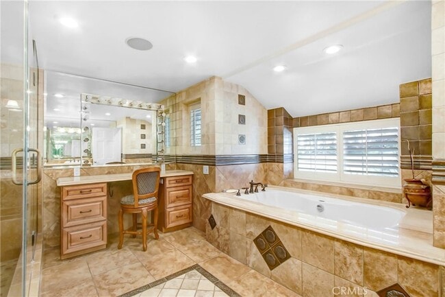 Building Photo - 10818 Hillside Rd