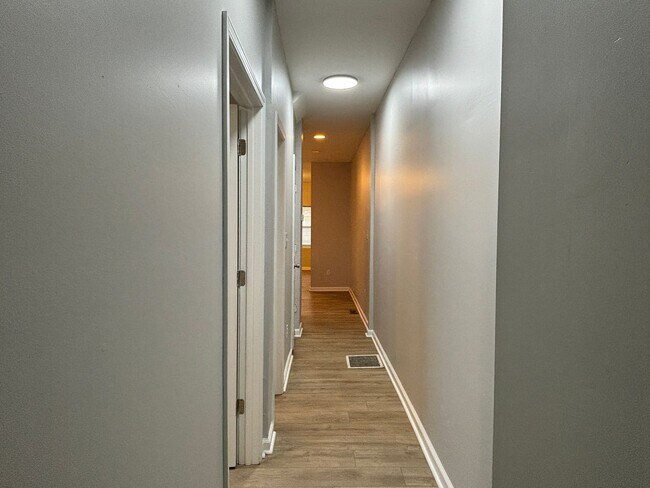 Building Photo - 1338 Barth Ave